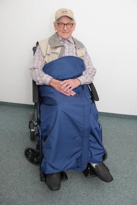 Rollstuhl-Wickeldecke Nylon innen Fleece marine>>>>Gr. XXL Rollstuhl-Wickeldecke Nylon innen Fleece marine>>>>Gr. XXL