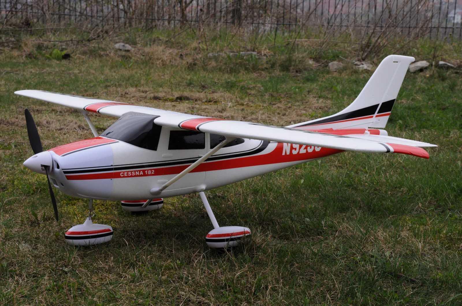 SKY Trainer 1400 - RTF SW 1410mm / 1000g / EPO SKY Trainer 1400 - RTF SW 1410mm / 1000g / EPO