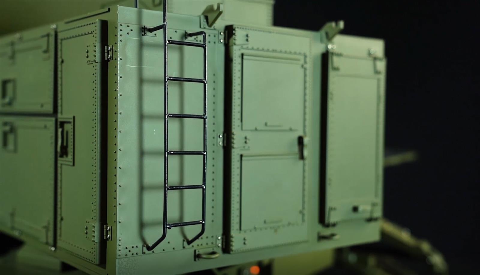 U.S. M747 Sattelauflieger Radar grün KIT U.S. M747 Sattelauflieger Radar grün KIT