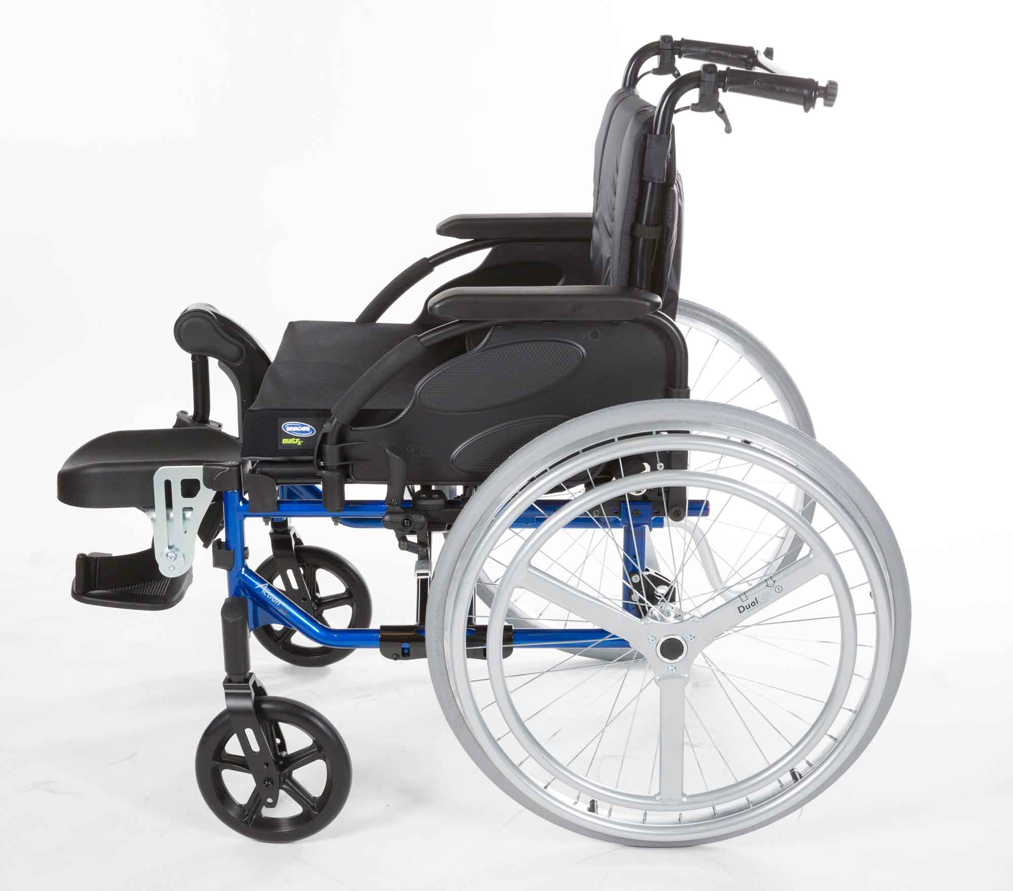 Multifunktionsrollstuhl Netti 4U CE Plus silber>>>>SB 50 cm