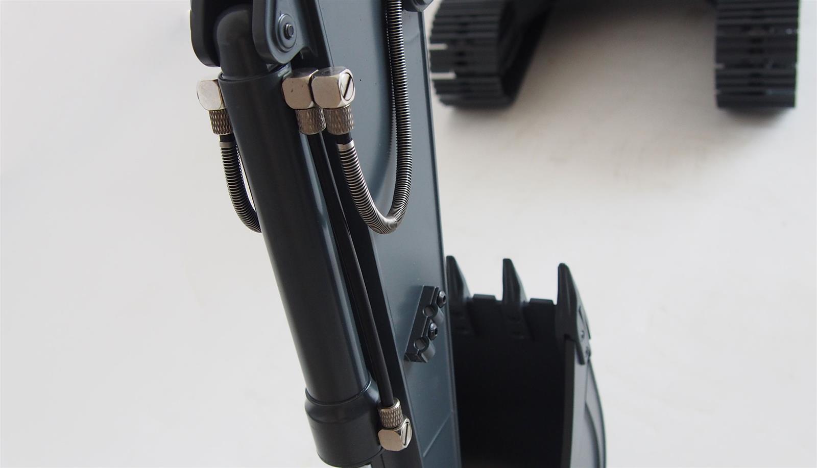 G271H Metall Hydraulikbagger 1:14 RTR G271H Metall Hydraulikbagger 1:14 RTR