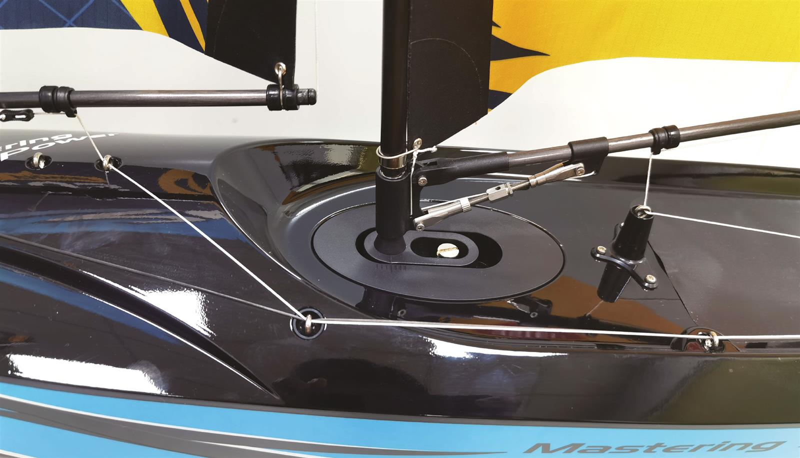 Focus III Racing Segelyacht 100cm RTR blau Focus III Racing Segelyacht 100cm RTR blau