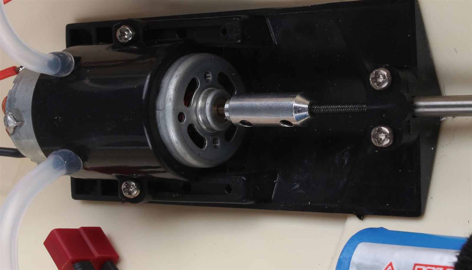Speedboot Blade Mono 670mm