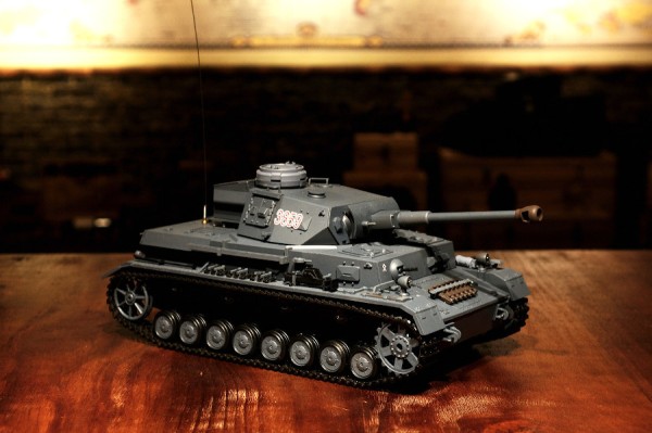 RC Panzer "Kampfwagen IV Ausf.F-2" Heng Long 1:16 Grau mit Rauch&Sound, Metallketten und Stahlgetrie